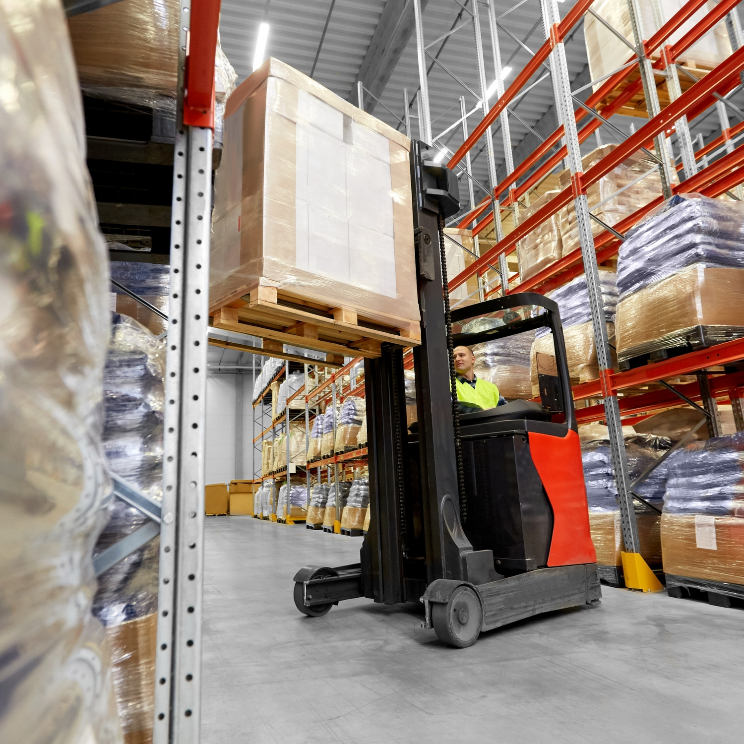 Warehousing - UPS Solutions.png__PID:1580053b-b12b-483e-aee2-edd6f9c63804